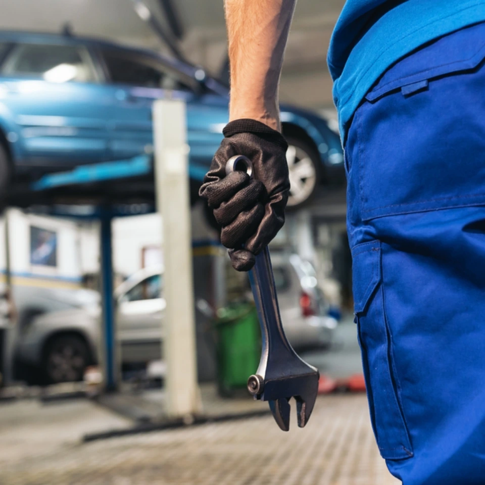 car and equipment maintenance workshops
