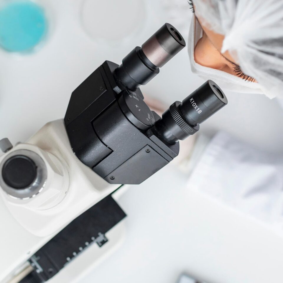 close-up-scientist-ens-1-min